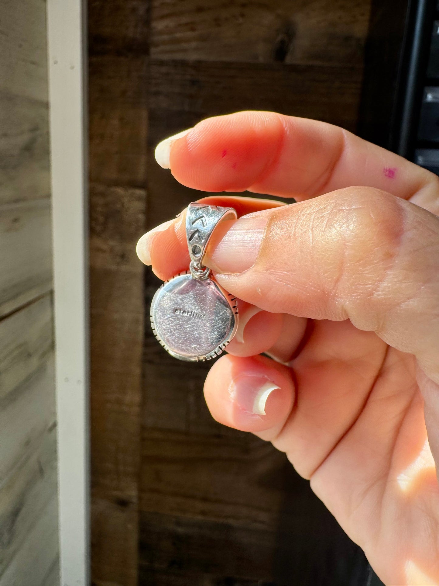 Small Pink Conch Pendant – Sterling Silve