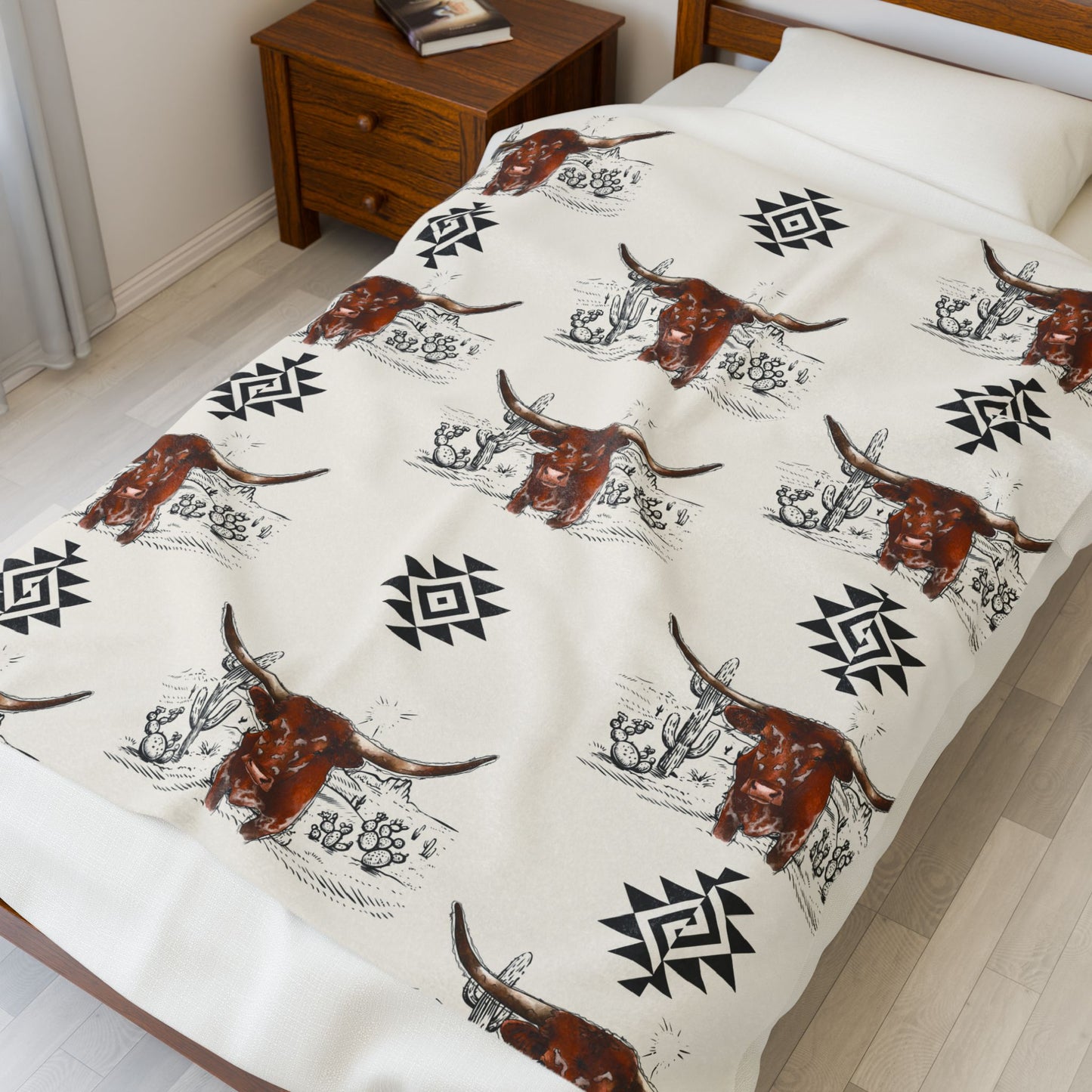 Longhorn Pattern Velveteen Plush Blanket – Southwestern Cow Skull Design