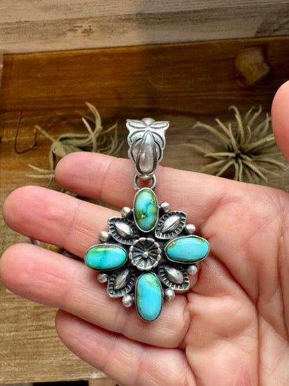 Flower Pendant with Sunderland Gold – Sterling Silver – Native Made by Charles Johnson