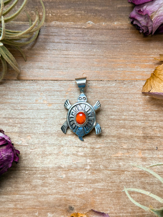 Sterling Silver Turtle Pendant with Spiny Oyster