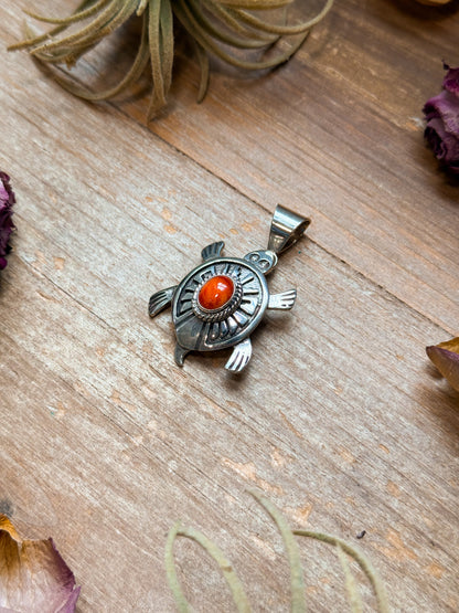 Sterling Silver Turtle Pendant with Spiny Oyster